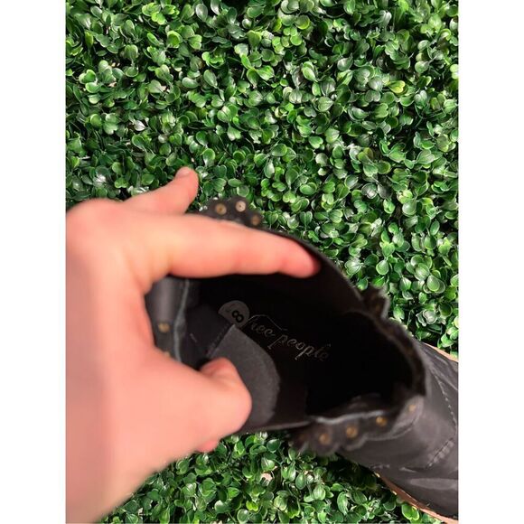NWOT Free People Atlas Puffer Rivet Chelsea Boots in Black & Gold Sz. US 8 - Picture 10 of 11